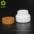 Crema para el cuidado de la piel, uso, tarro de plástico, con, tapa de bambú